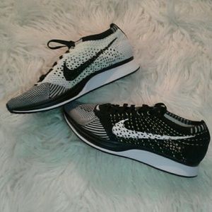 Rare Colorway Flyknit Racer Womens Size 6